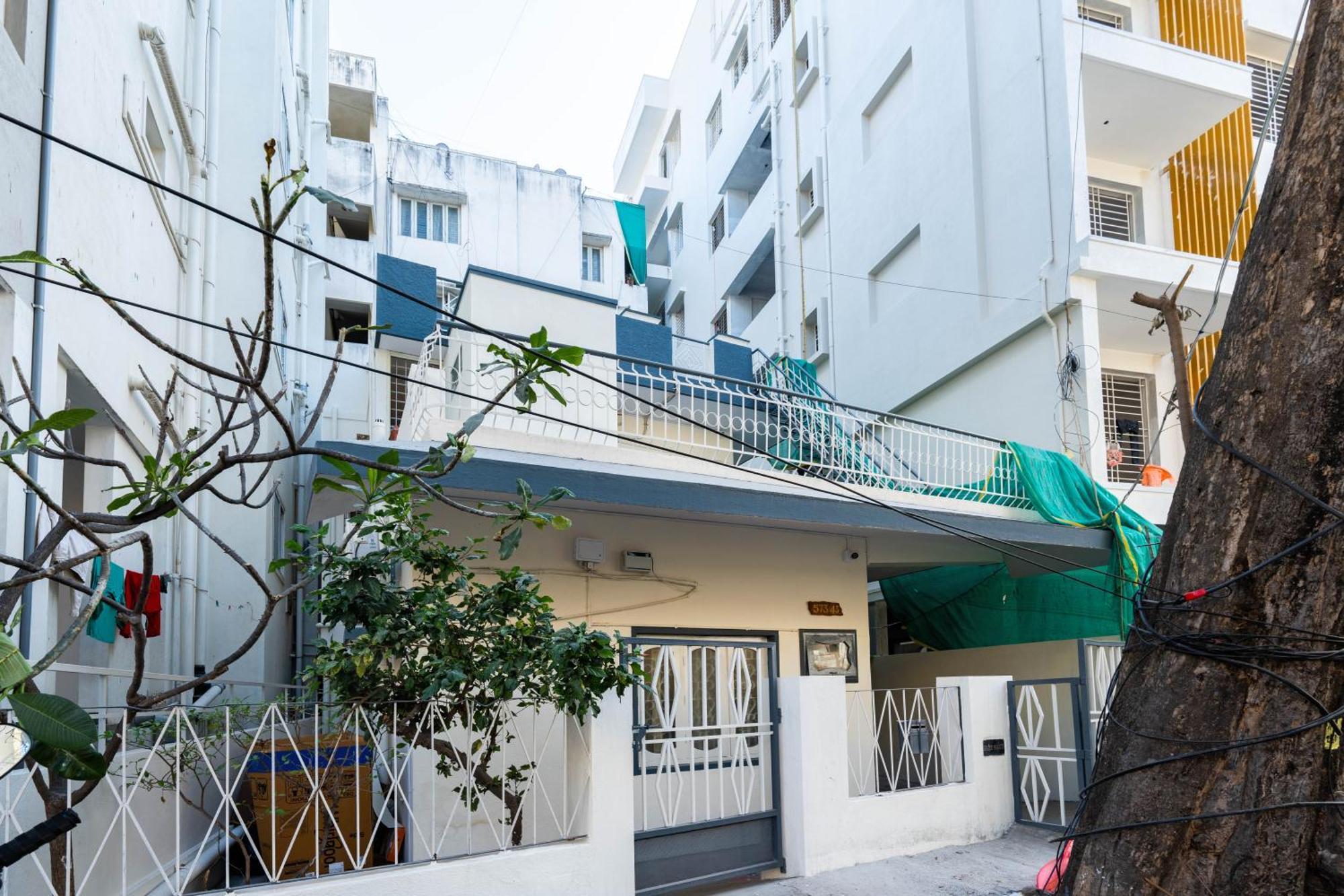 Sliceinn Prasanthi - Indiranagar Apartment