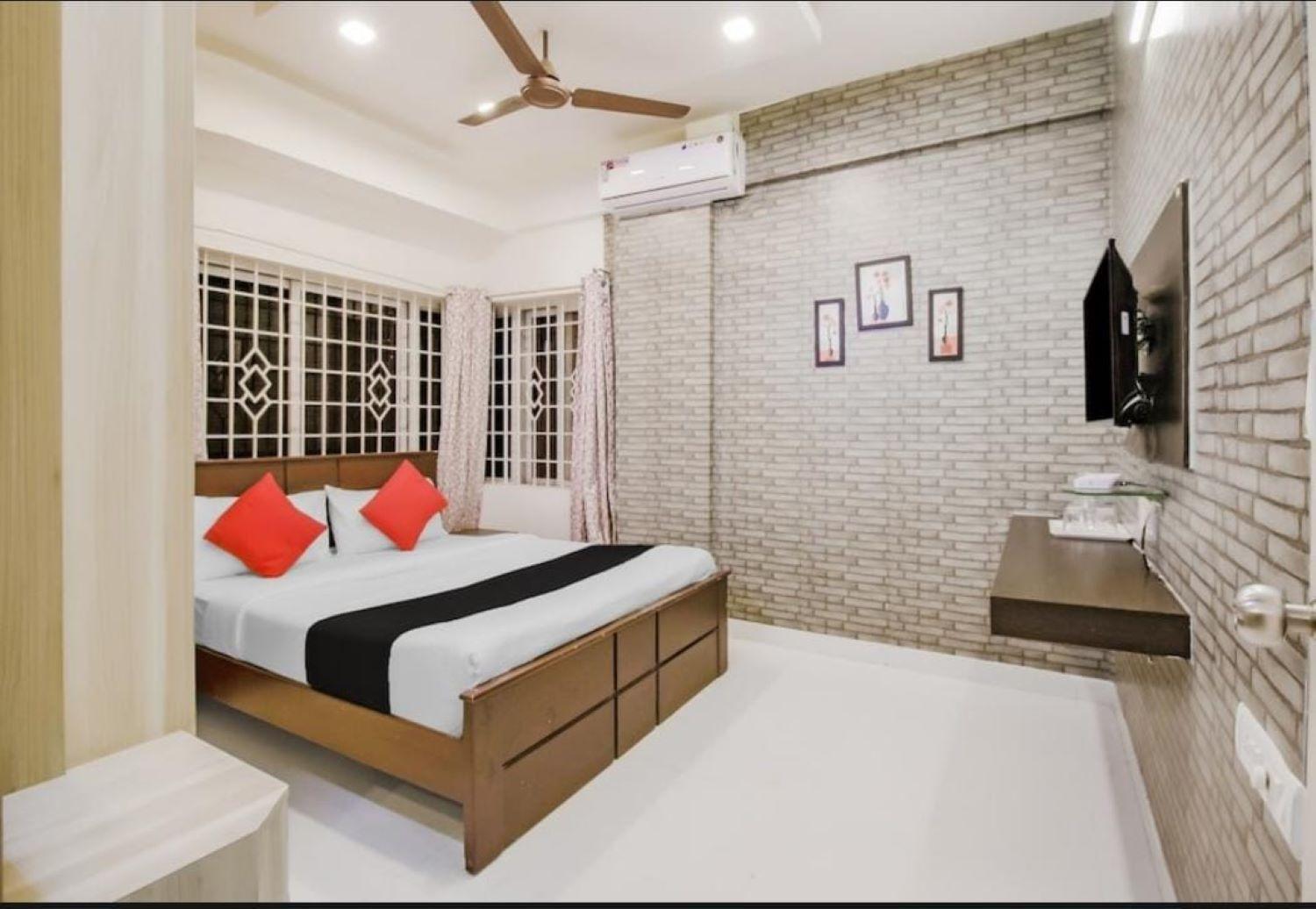 Sln Suites, Near Baptist Hospital, Hebbala * Bangalore