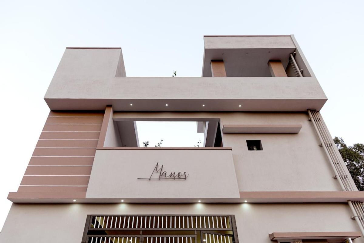 Moonlight Manor- Luxury Escape Villa Bangalore