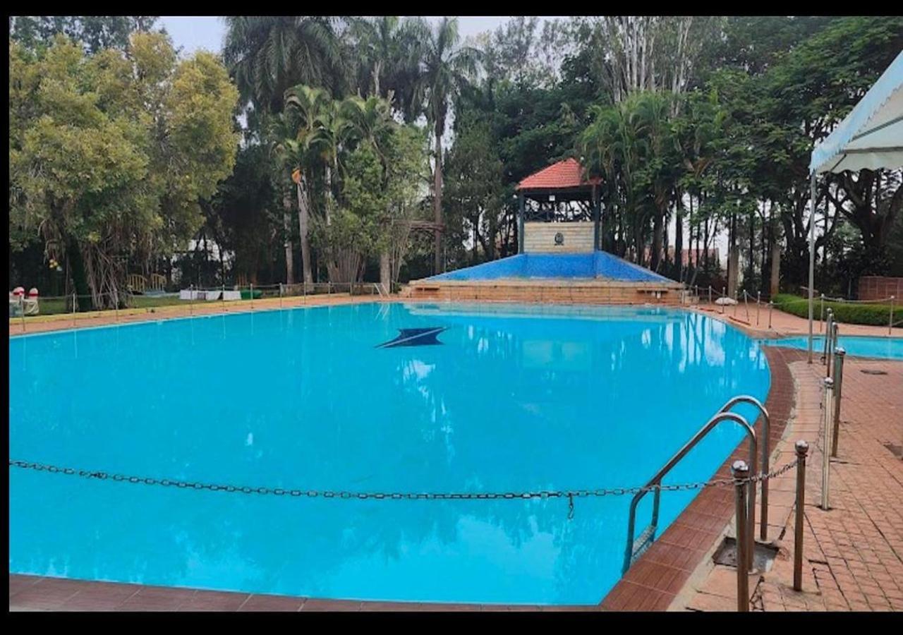Sliceinn Gulmohar- Near Kempegowda International Airport, Guest house Bangalore