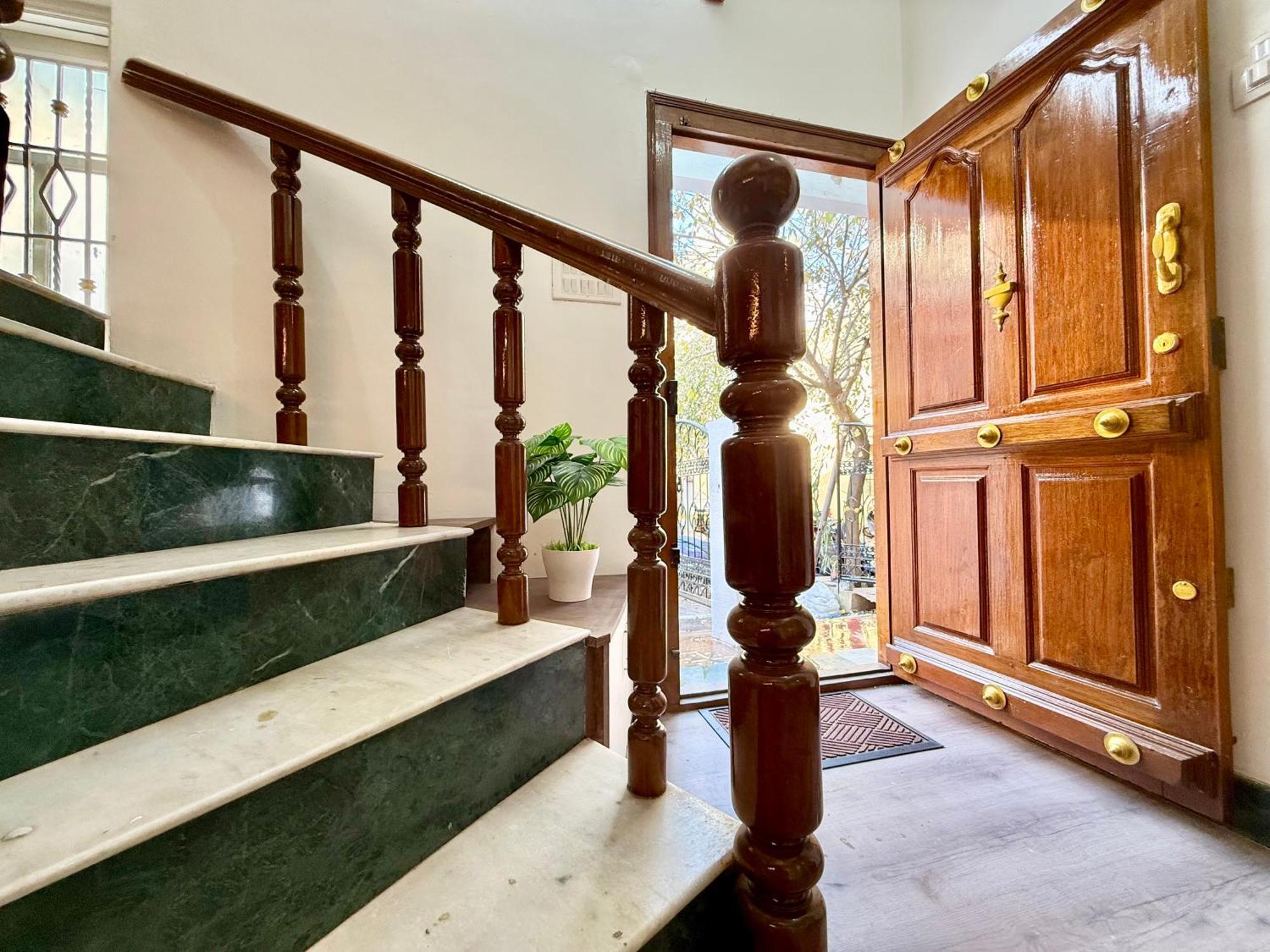 Yepplo - - 3bhk Private With Complimentary Breakfast *