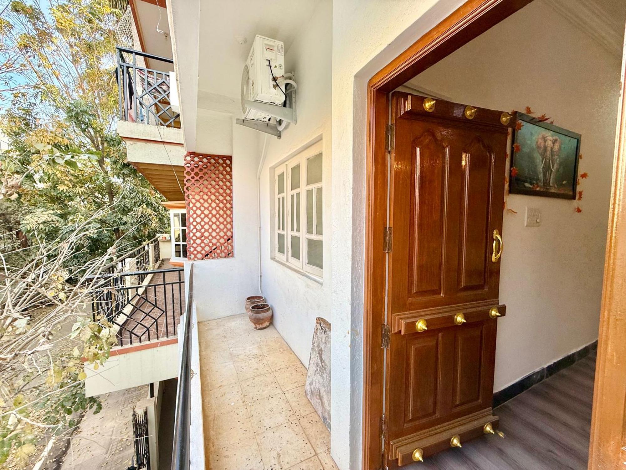 Yepplo - - 3bhk Private With Complimentary Breakfast *