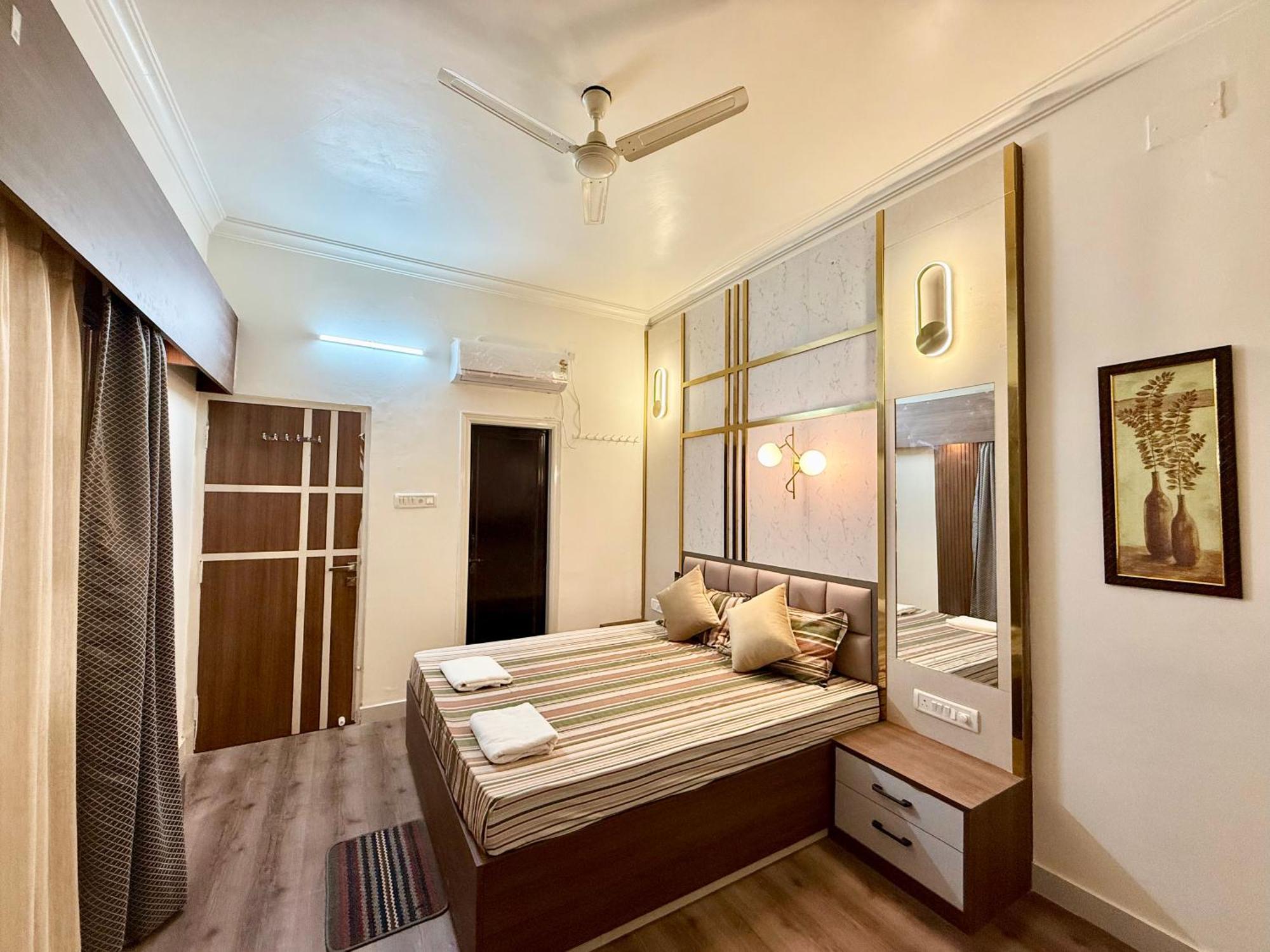Yepplo - - 3bhk Private With Complimentary Breakfast