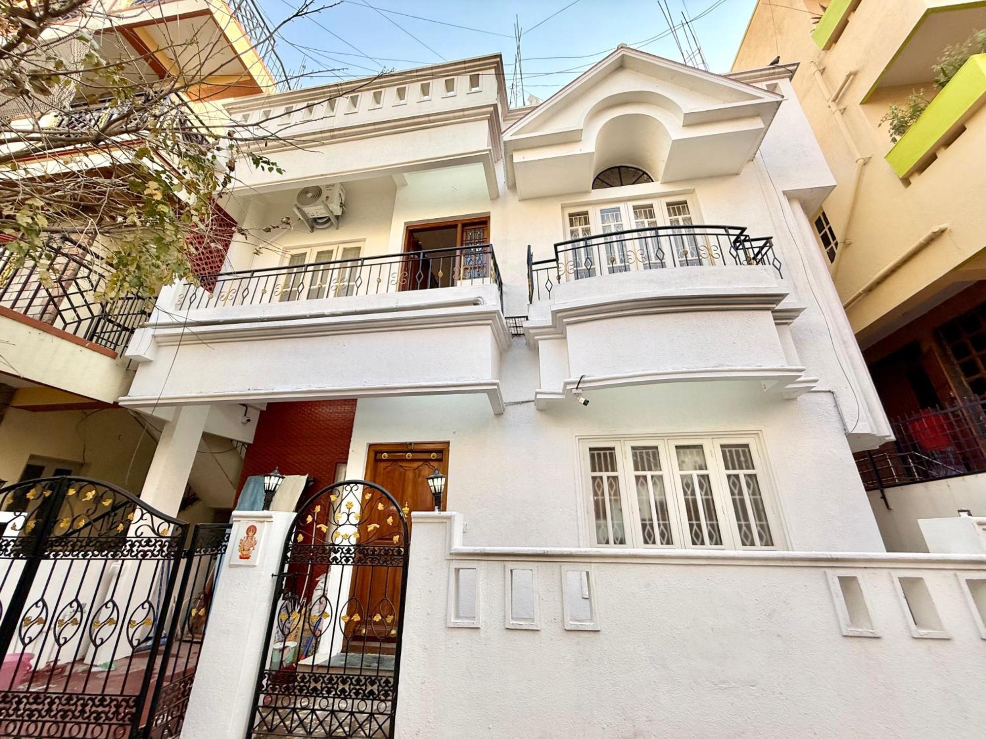 Yepplo - - 3bhk Private With Complimentary Breakfast *