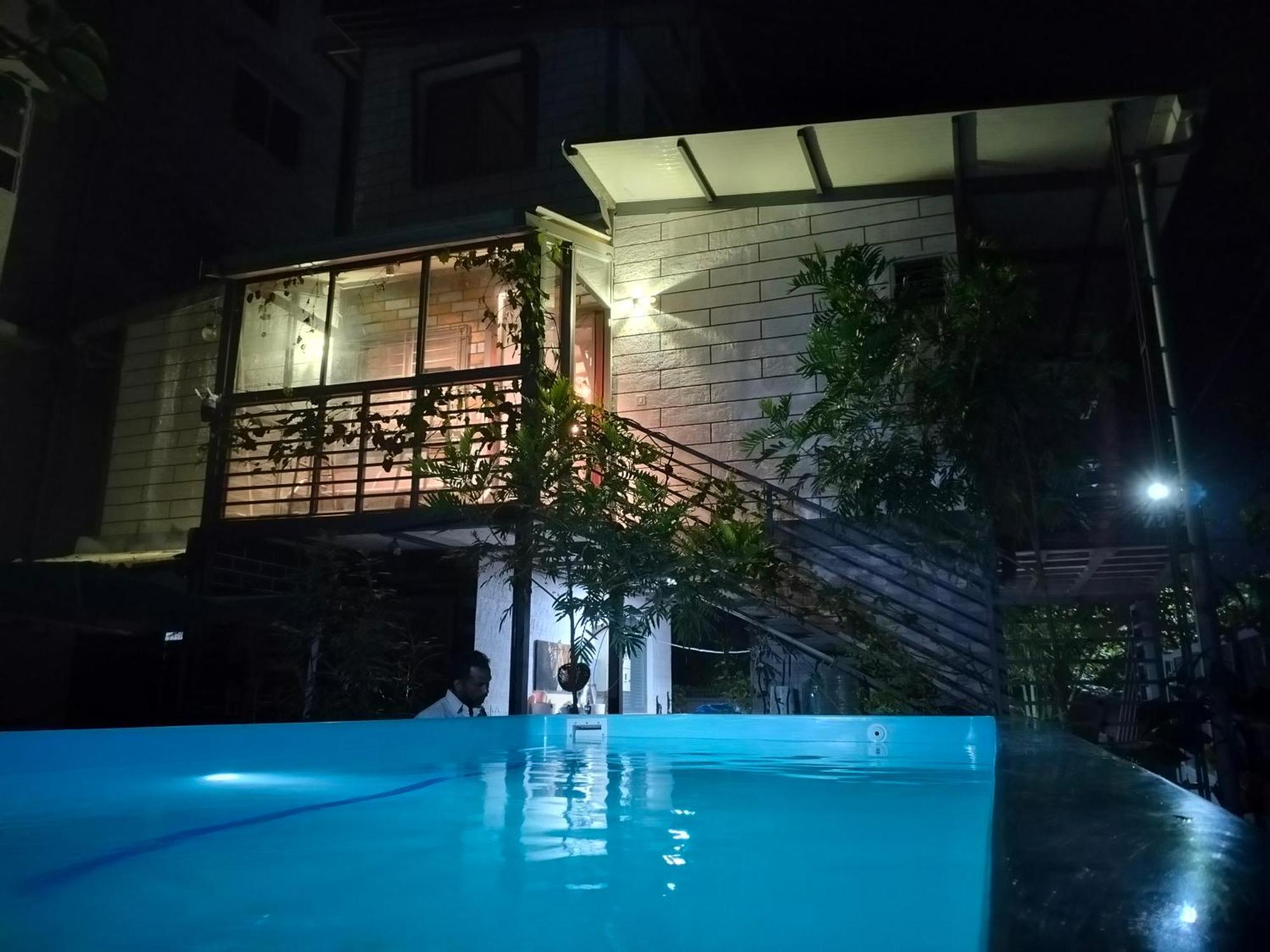 Guest house Silverlinecloudpool Bangalore