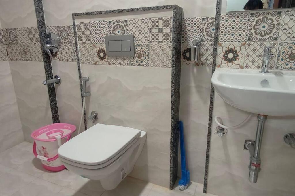 Compact Yet Beautiful 1bhk 305 Apartment *