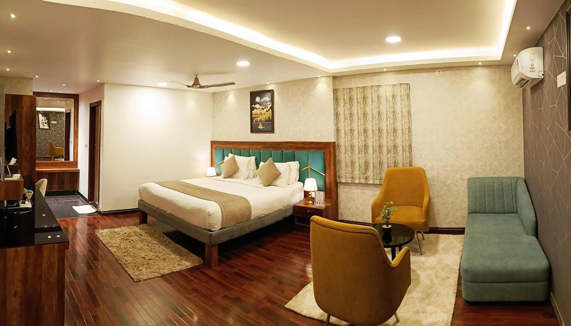 Hotel Royal Ace Luxur 4*