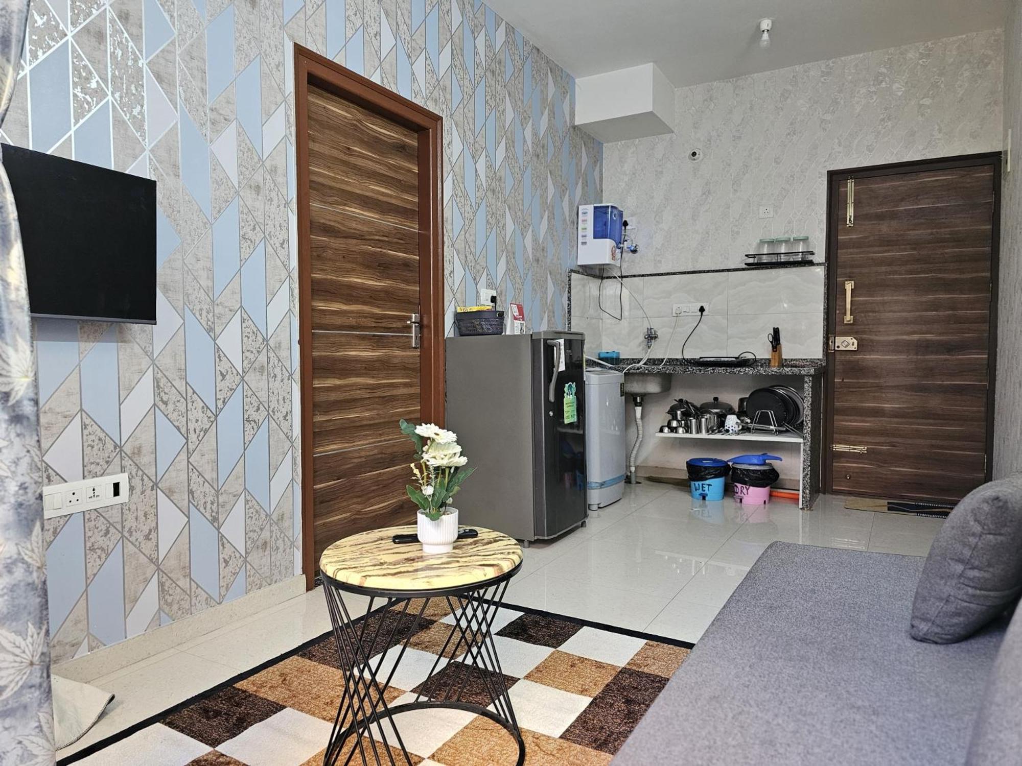Apartment Compact Yet Beautiful 1bhk 105 *