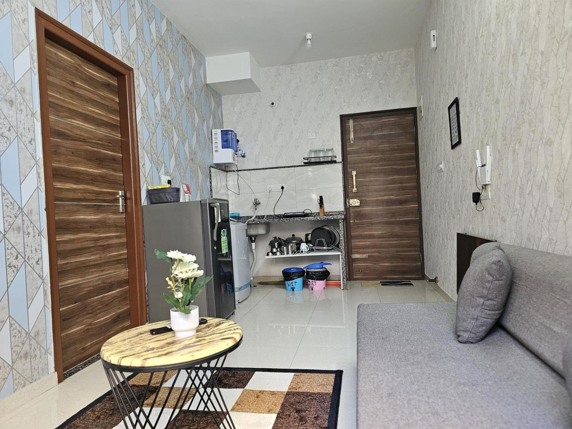 Apartment Compact Yet Beautiful 1bhk 105 *