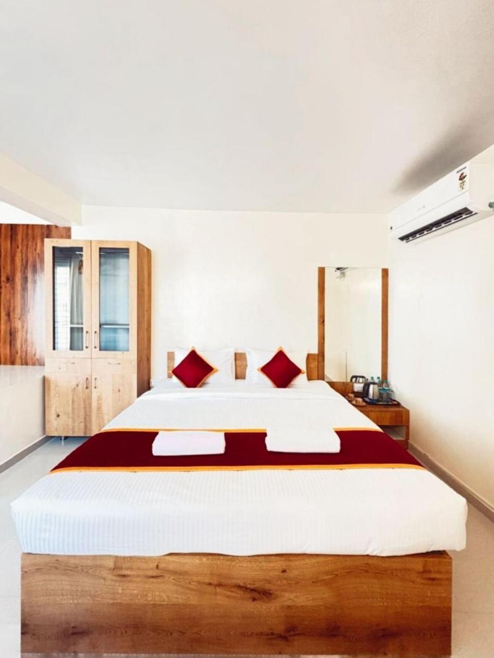 Sai Grand Near Airport *