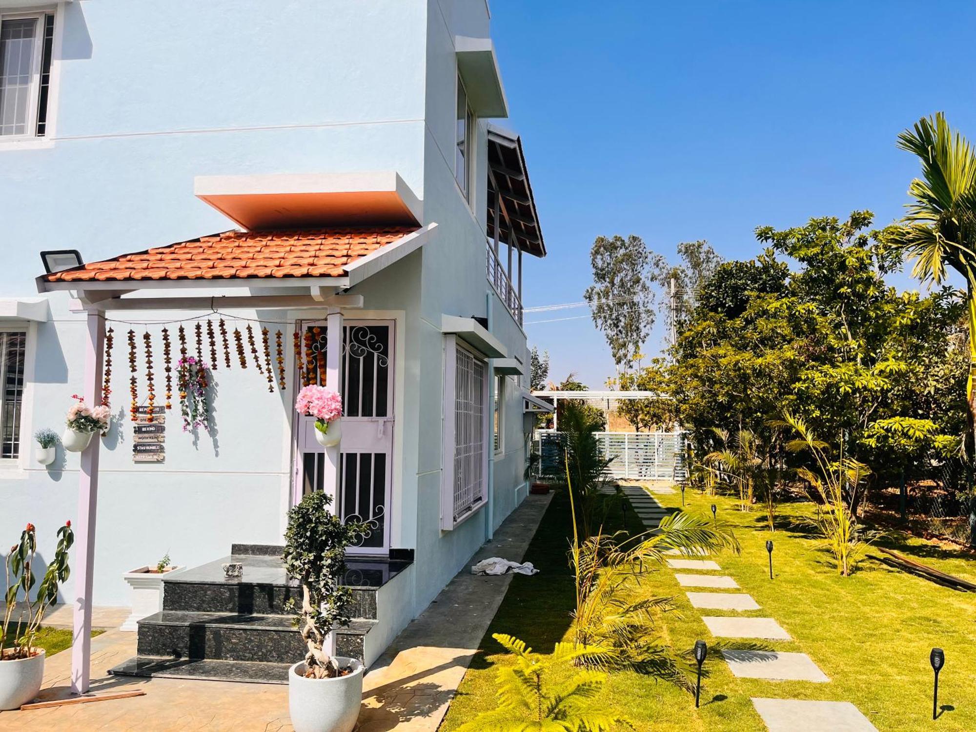Villa Paradise Blue