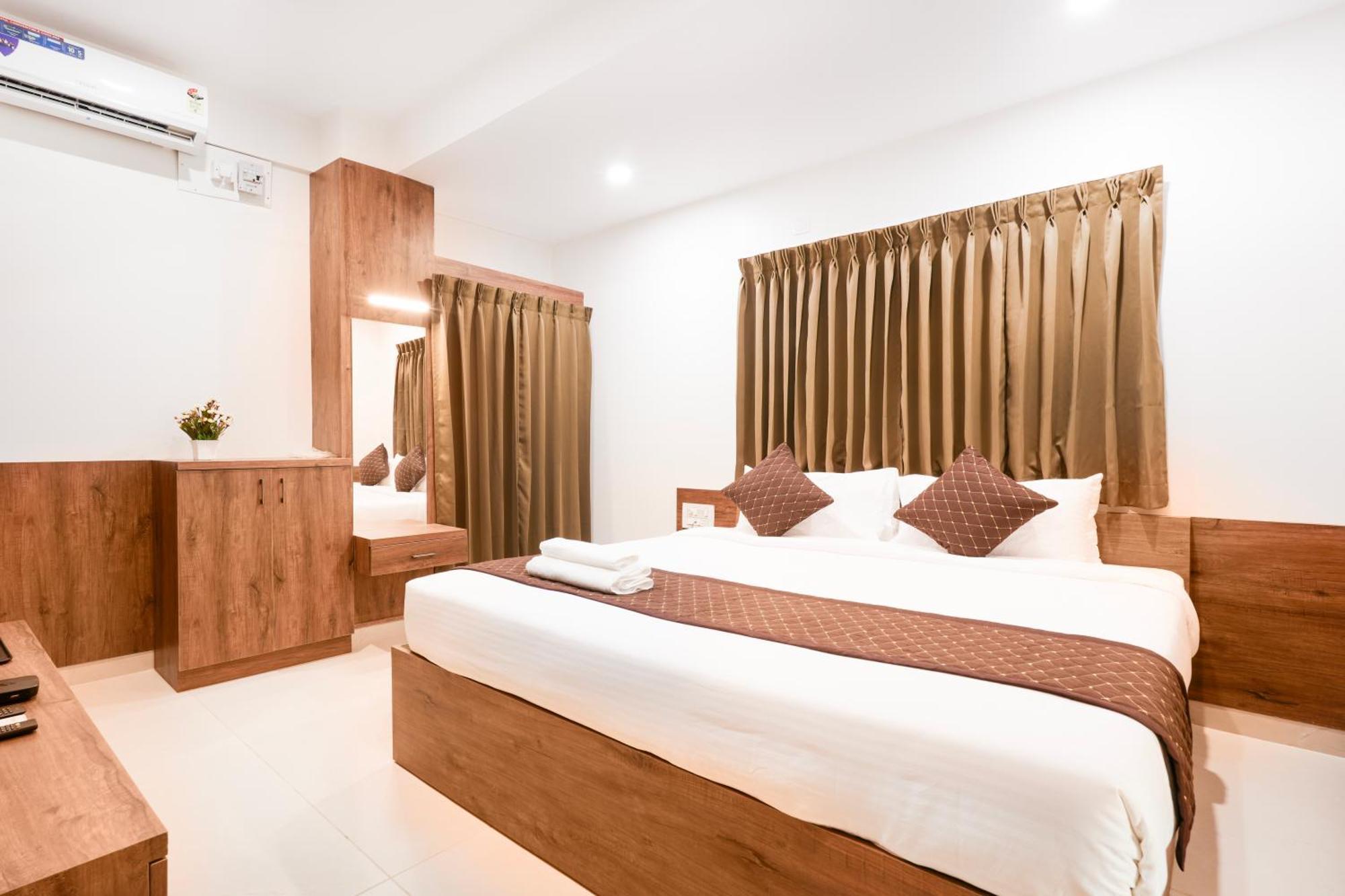 Hotel R D Peenya 3*