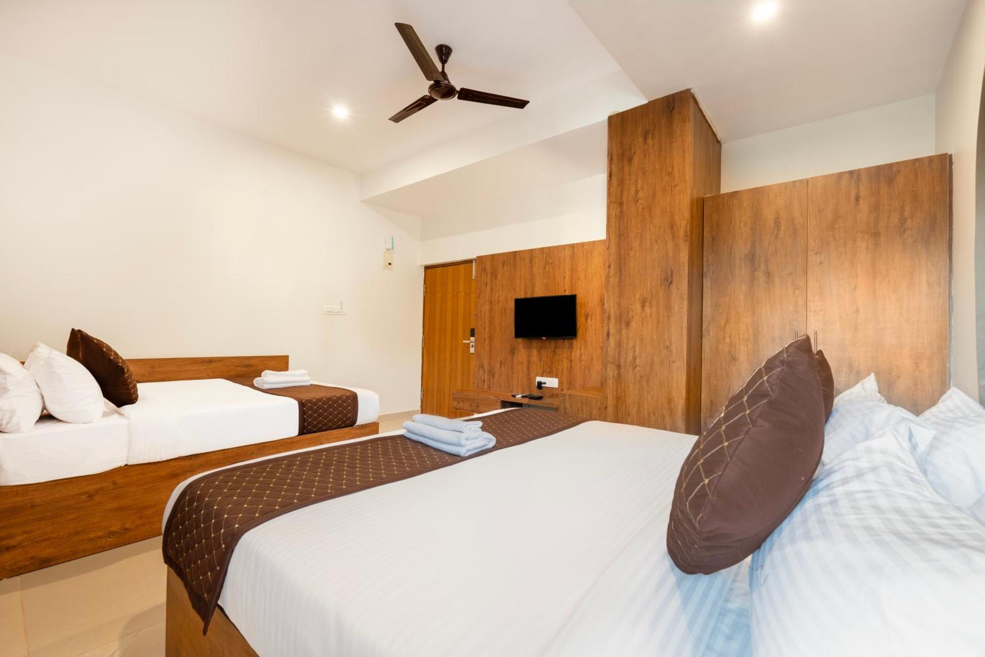 R D Peenya Hotel