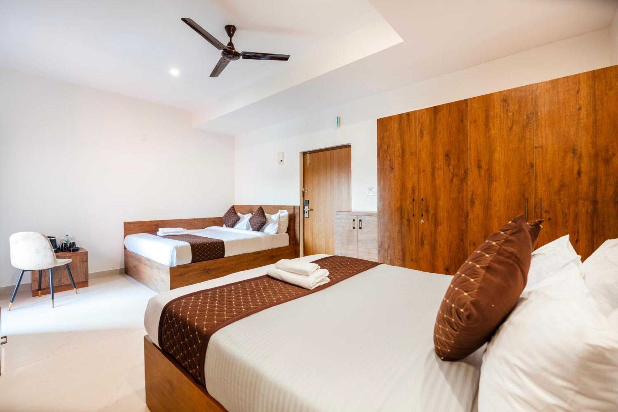 Hotel R D Peenya 3*