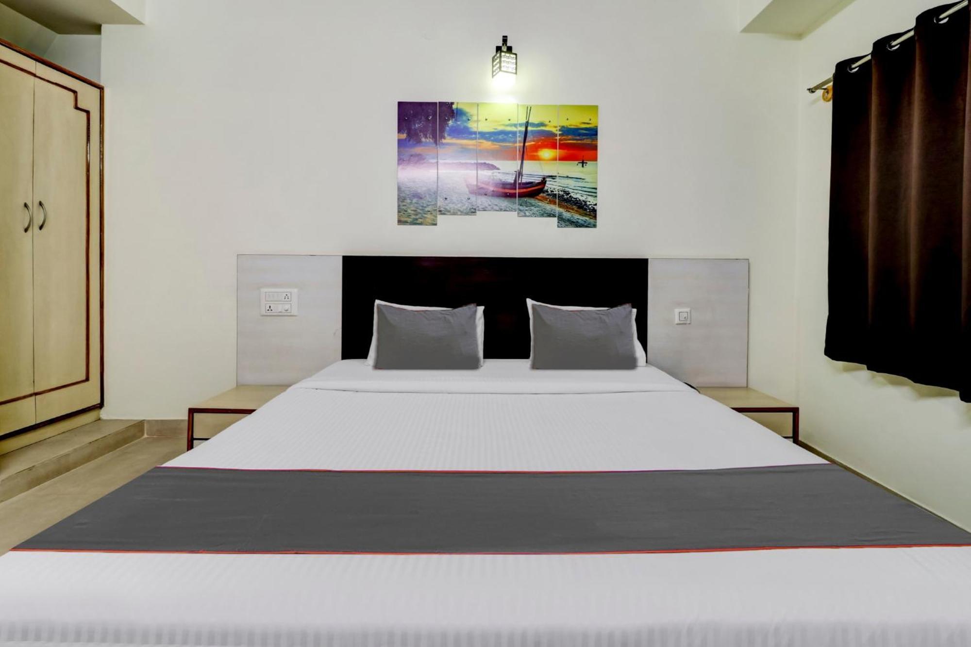Collection O Madhura Residency 4*