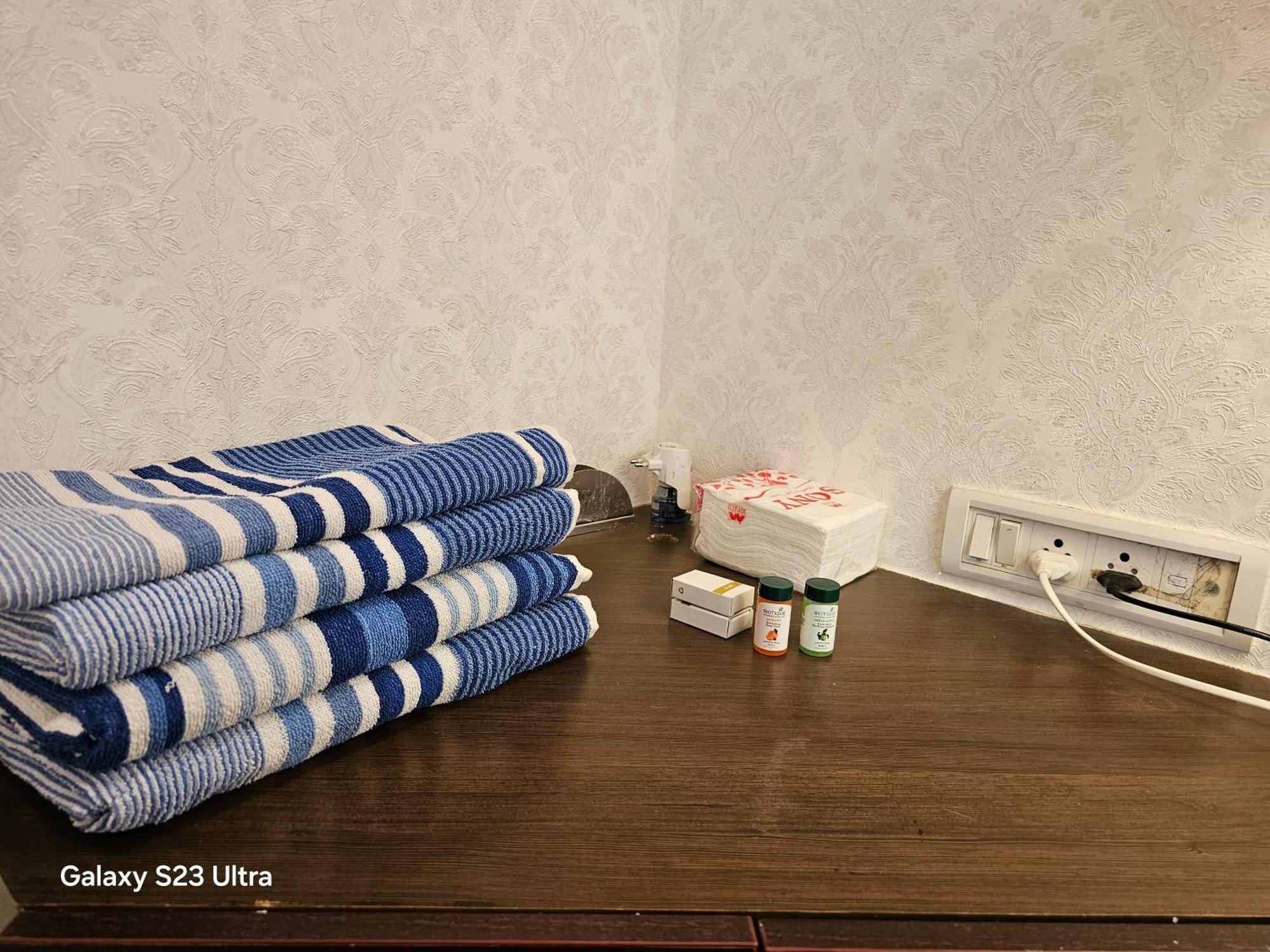 Art House- Ac Luxury Service * Bangalore