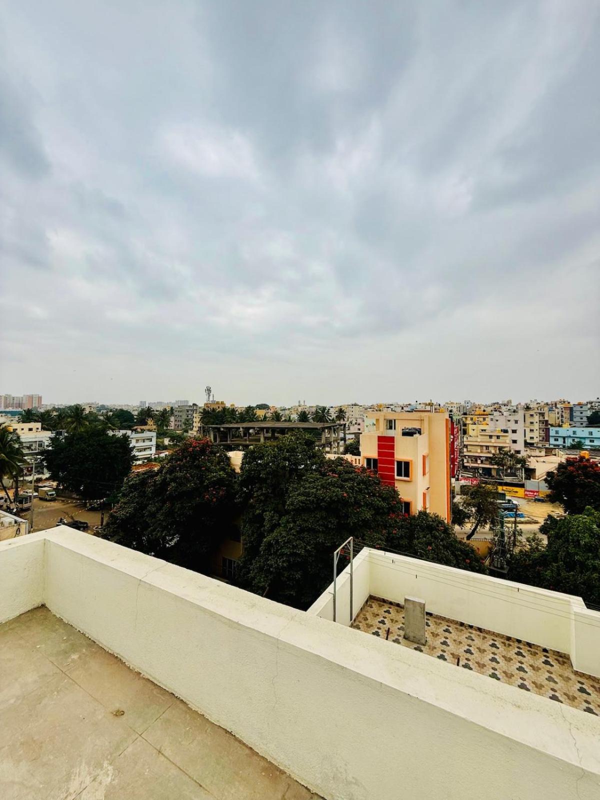 Apartment 1rk Btm Layout Behind Iim B - Cozy Enclave