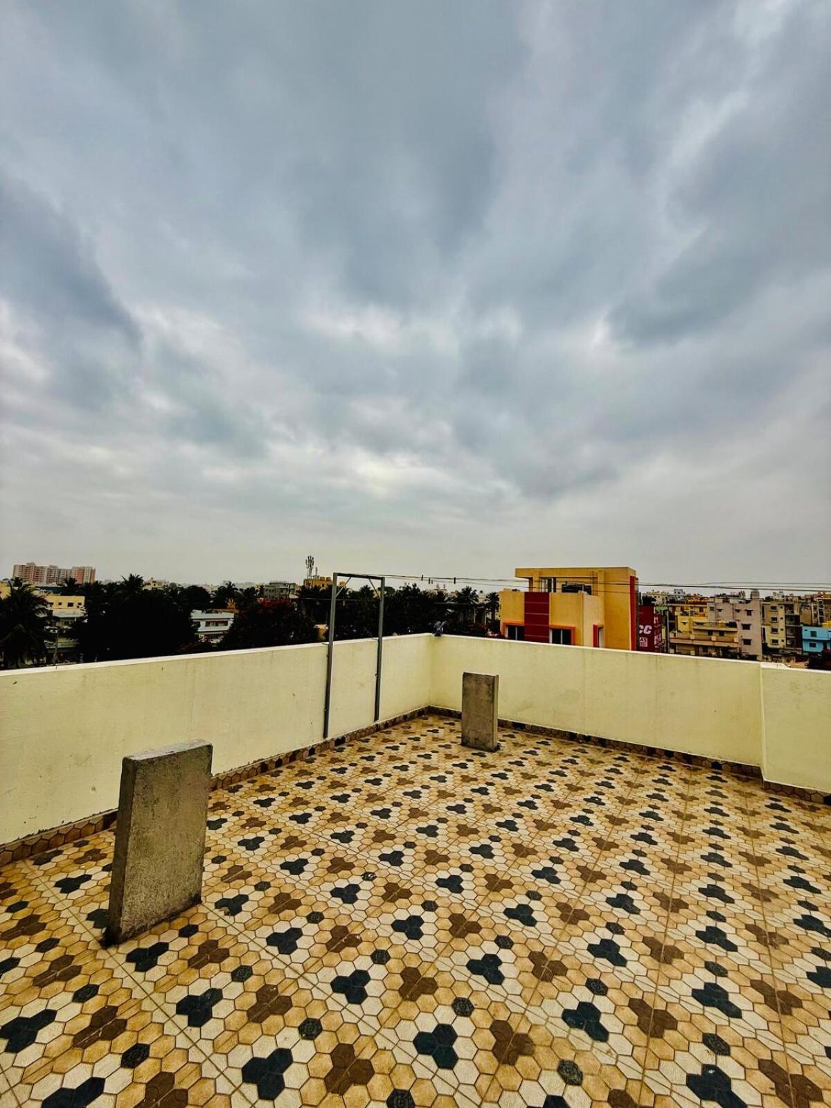 1rk Btm Layout Behind Iim B - Cozy Enclave Apartment *
