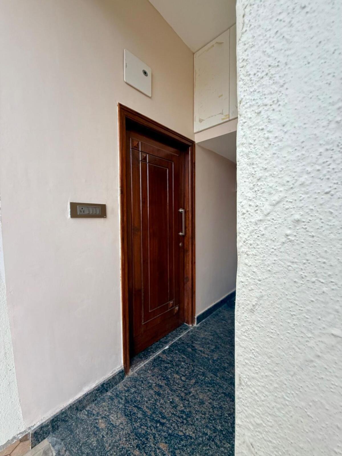 Apartment 1rk Btm Layout Behind Iim B - Cozy Enclave Bangalore