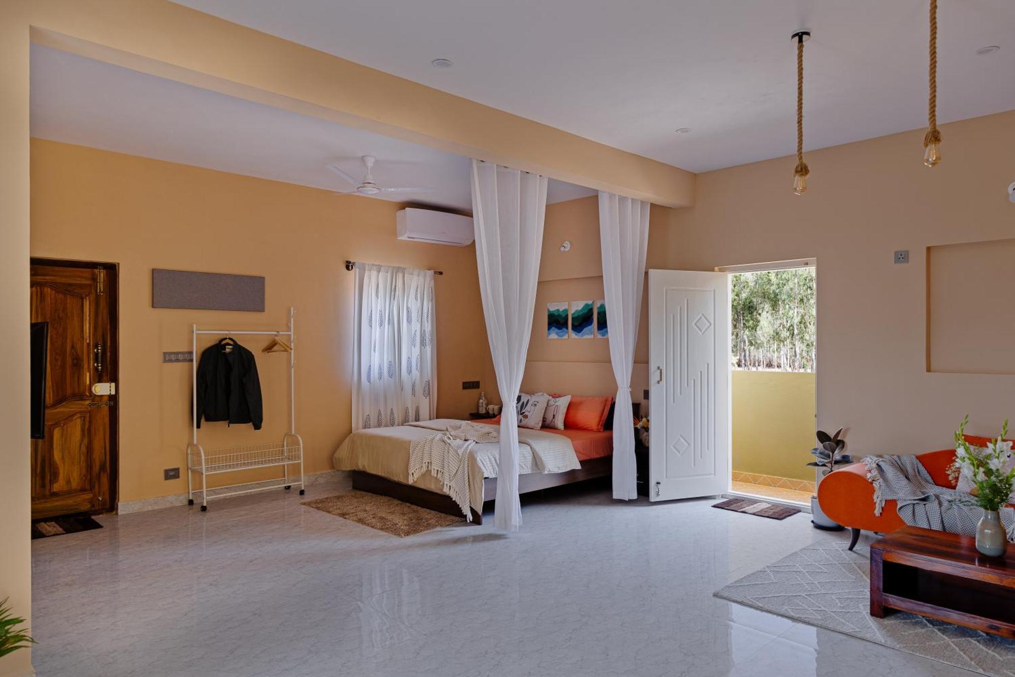 Moonlight Manor- Luxury Escape Villa Bangalore