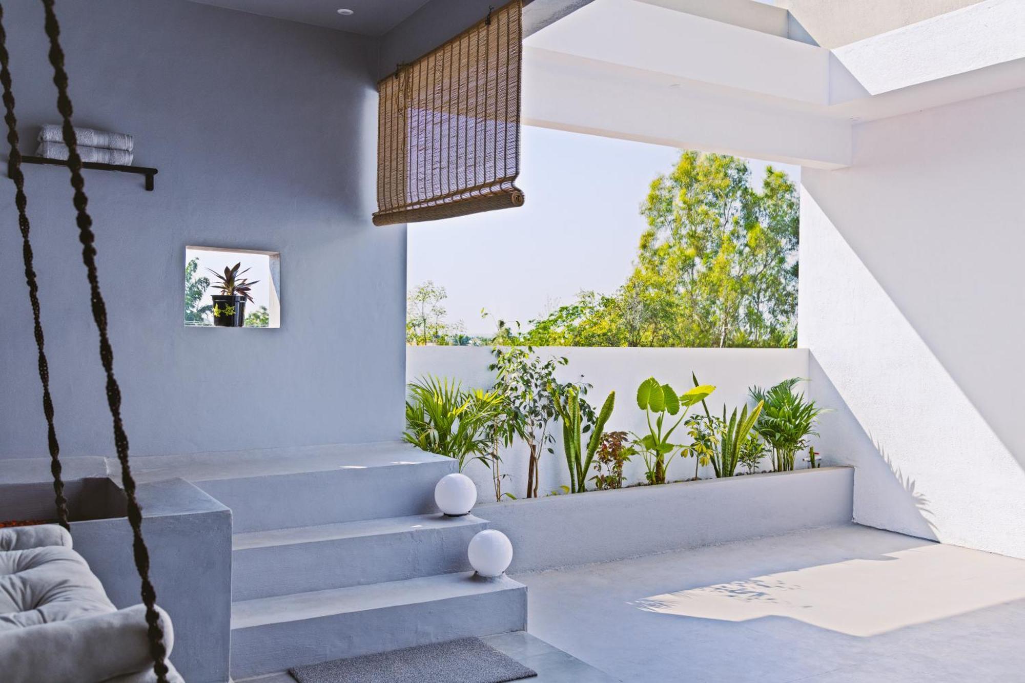 Moonlight Manor- Luxury Escape Villa