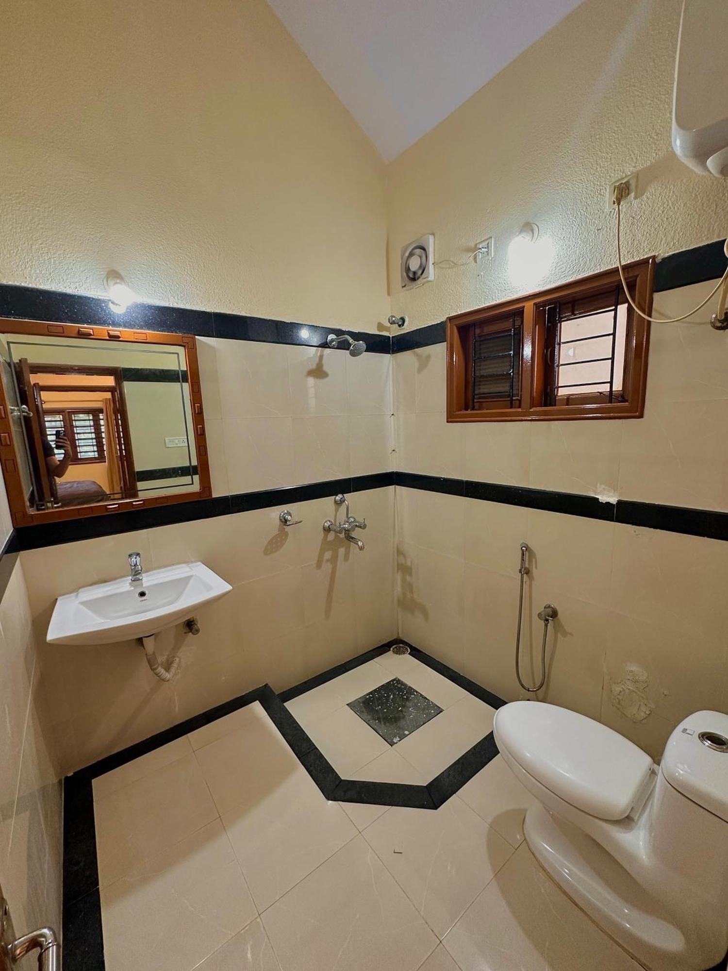 Sliceinn Hibiscus - Hsr Layout Homestay Bangalore