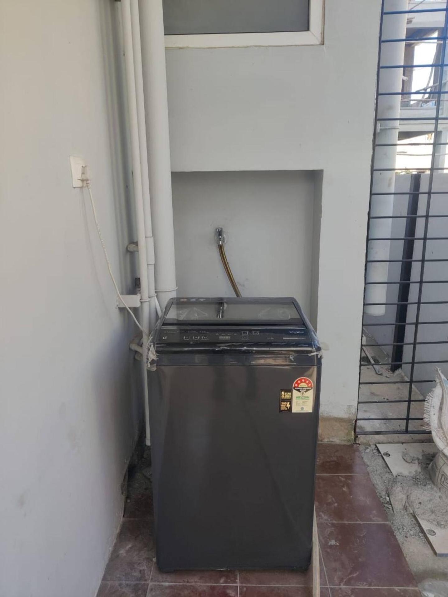 Isiri Service Apartment