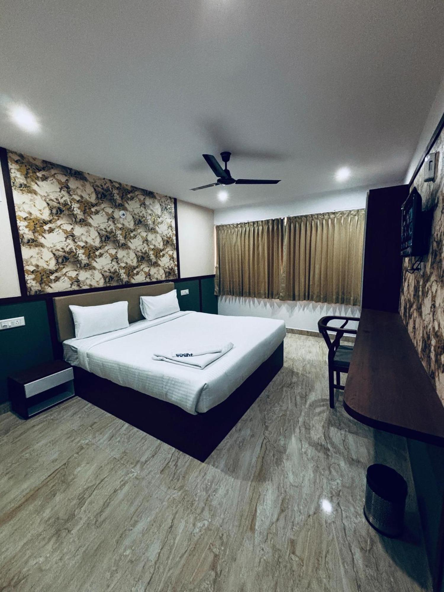 Hotel Treebo Emirates Indiranagar