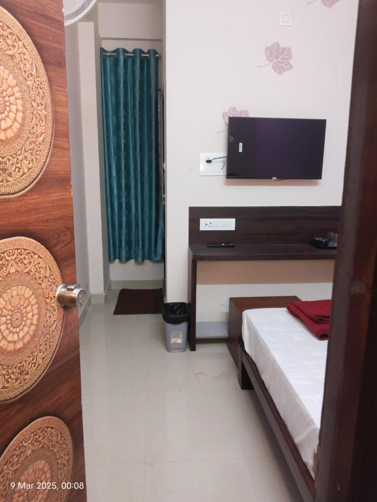 D3 Hotel *