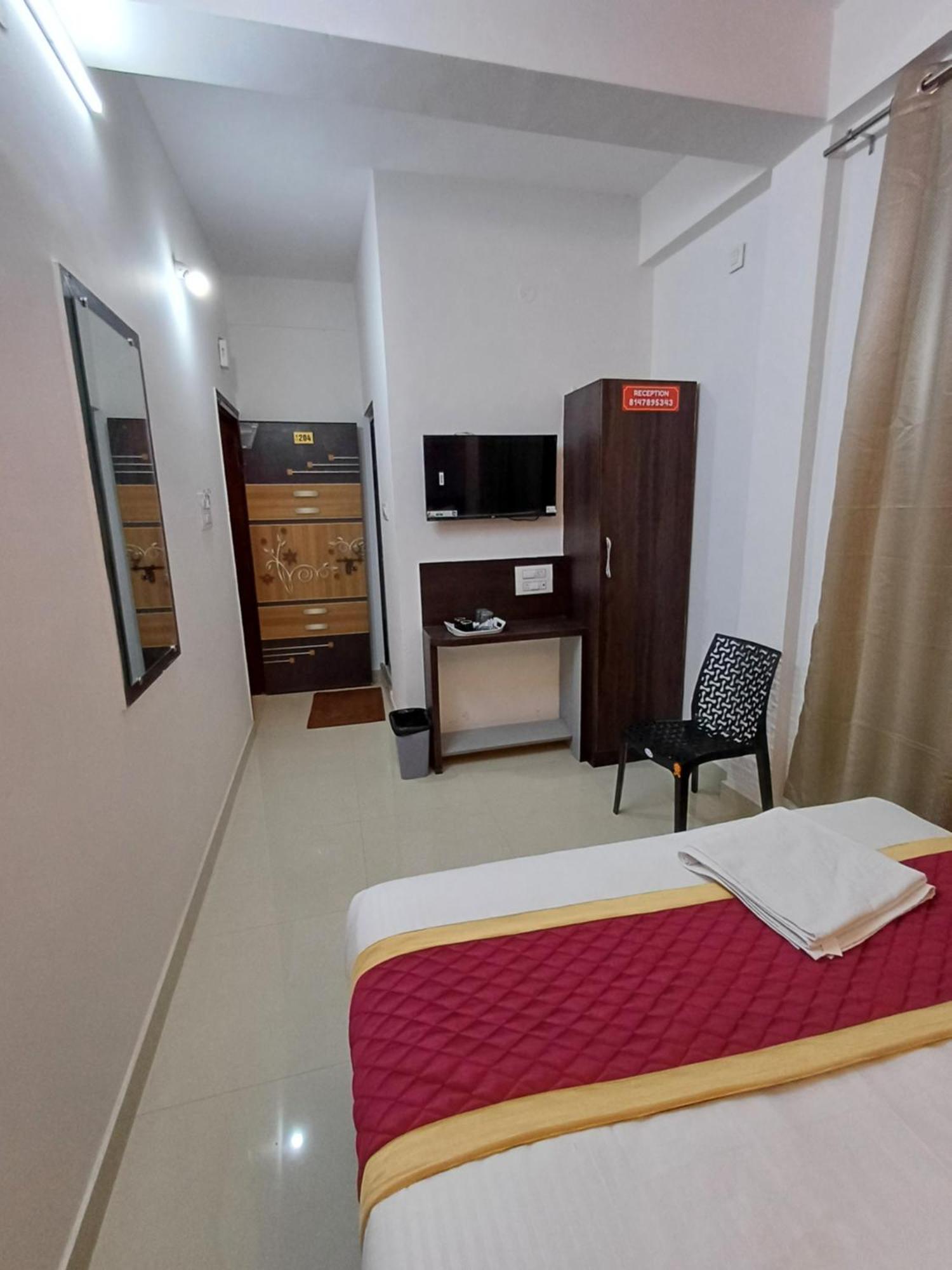 D3 Hotel *