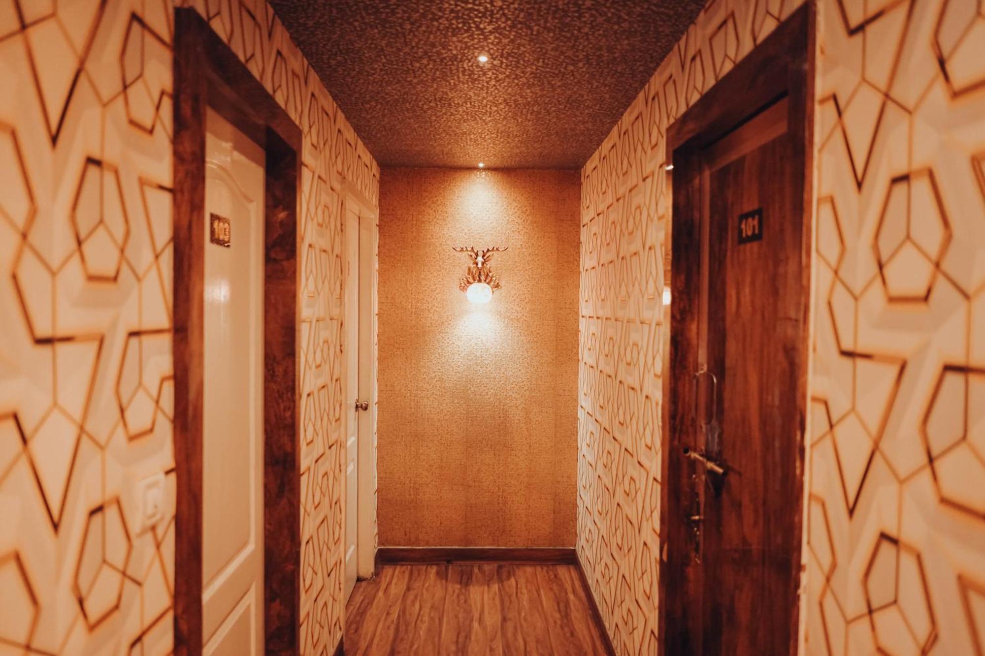 Pink Floyd Boutique Hotel 3*