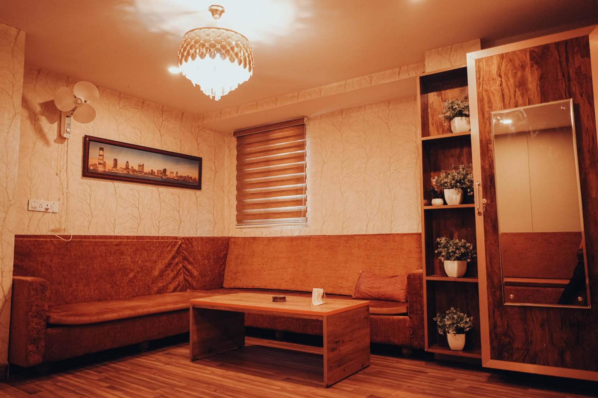Hotel Pink Floyd Boutique Bangalore