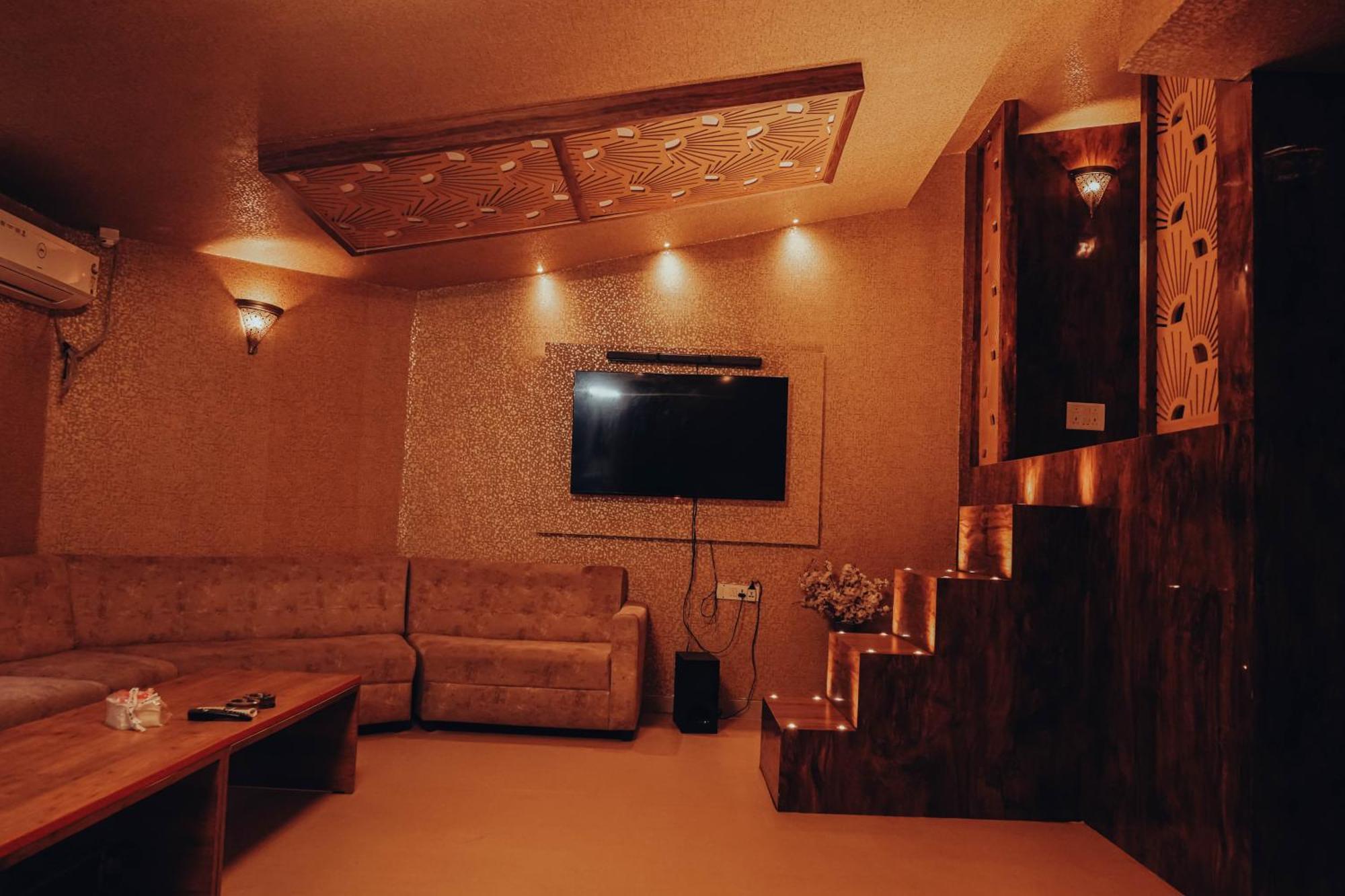Pink Floyd Boutique Hotel 3*
