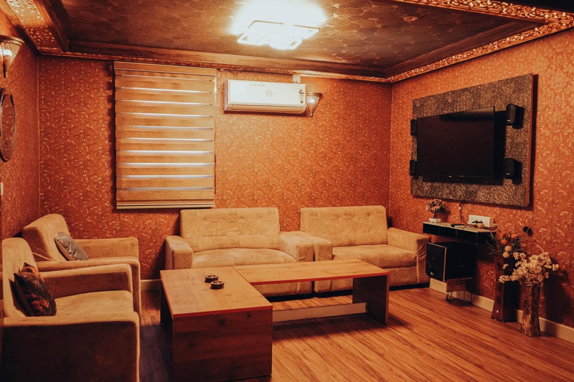 Pink Floyd Boutique 3* Bangalore
