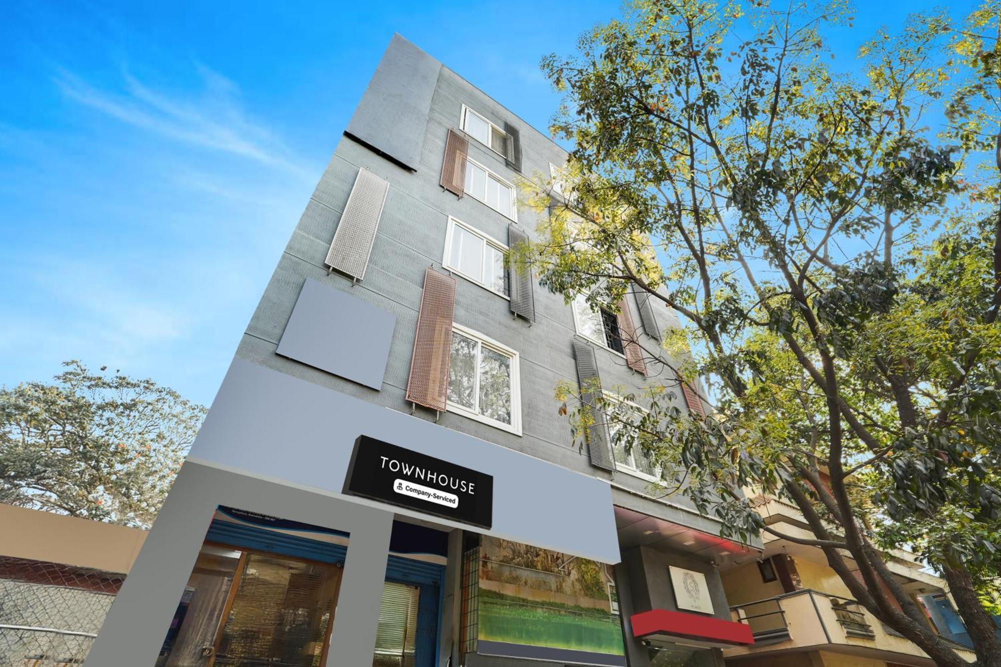 Super Townhouse Btm Layout Near Madiwala Formerly Q Hotel