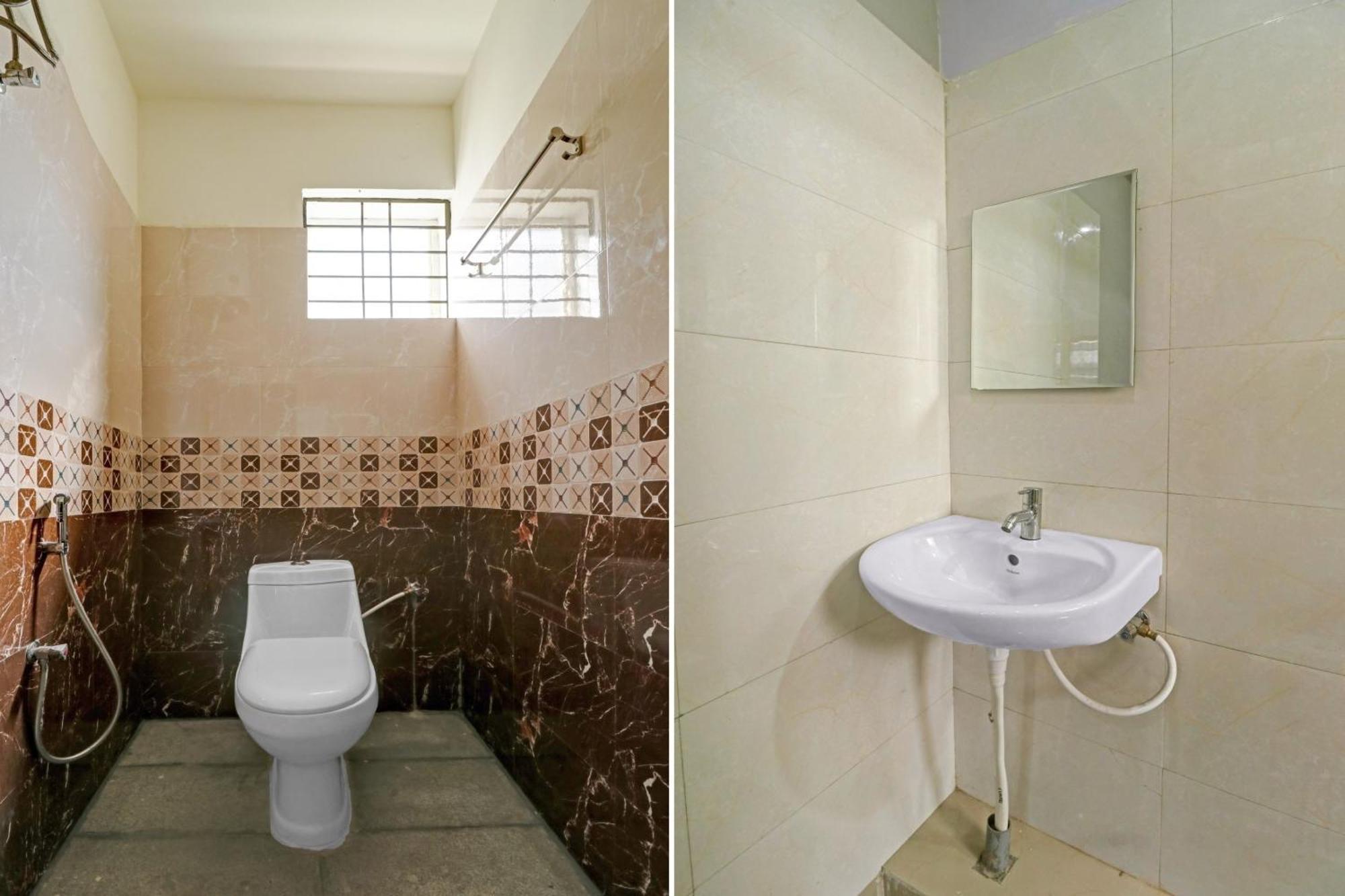 Spot On 70112 Sri Saptagiri Bording Hotel
