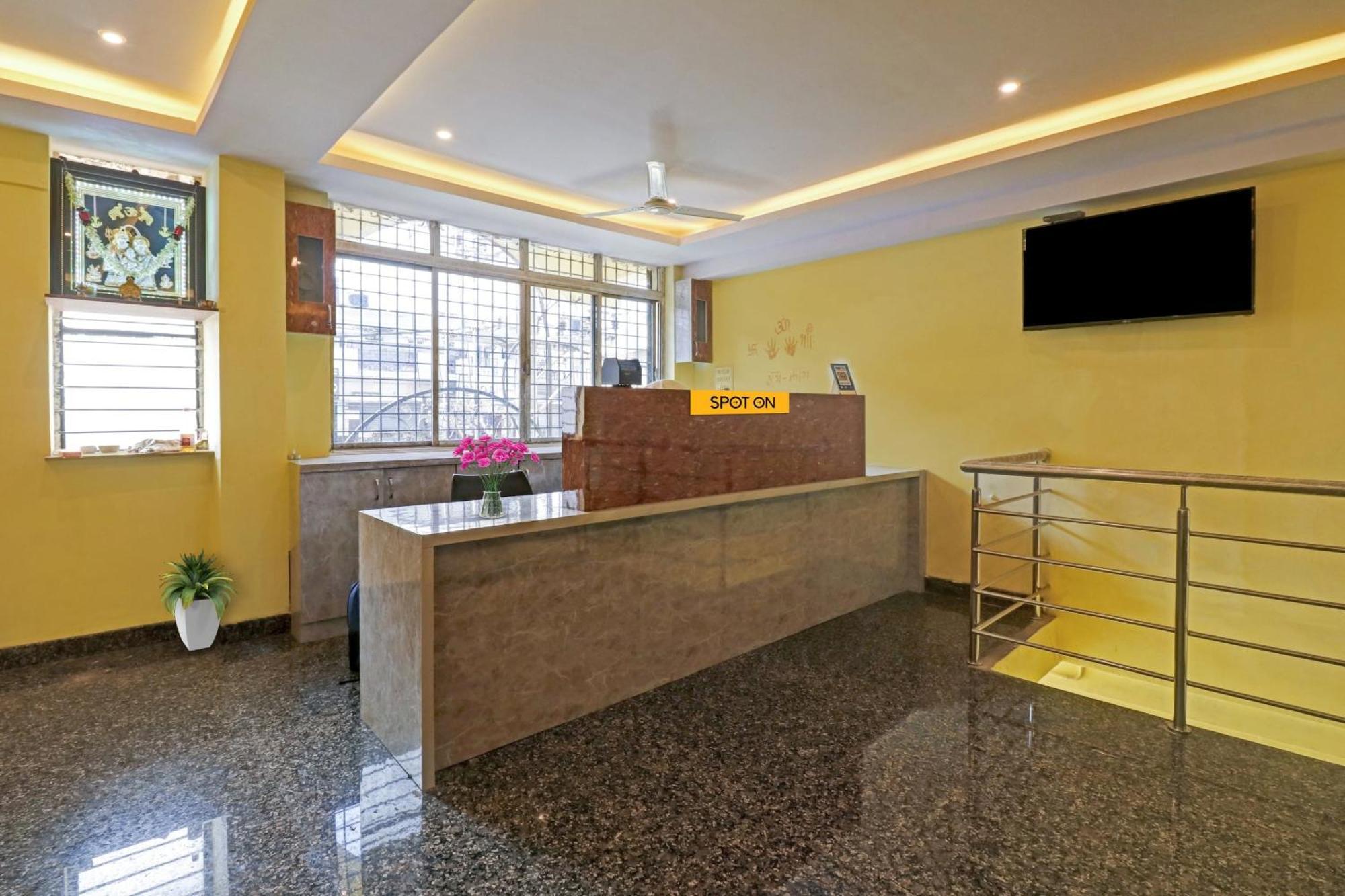 Spot On 70112 Sri Saptagiri Bording Hotel 3*