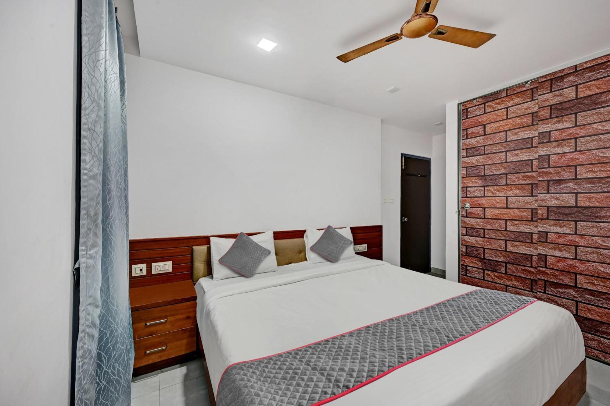 Hotel O Sgr Green Residency