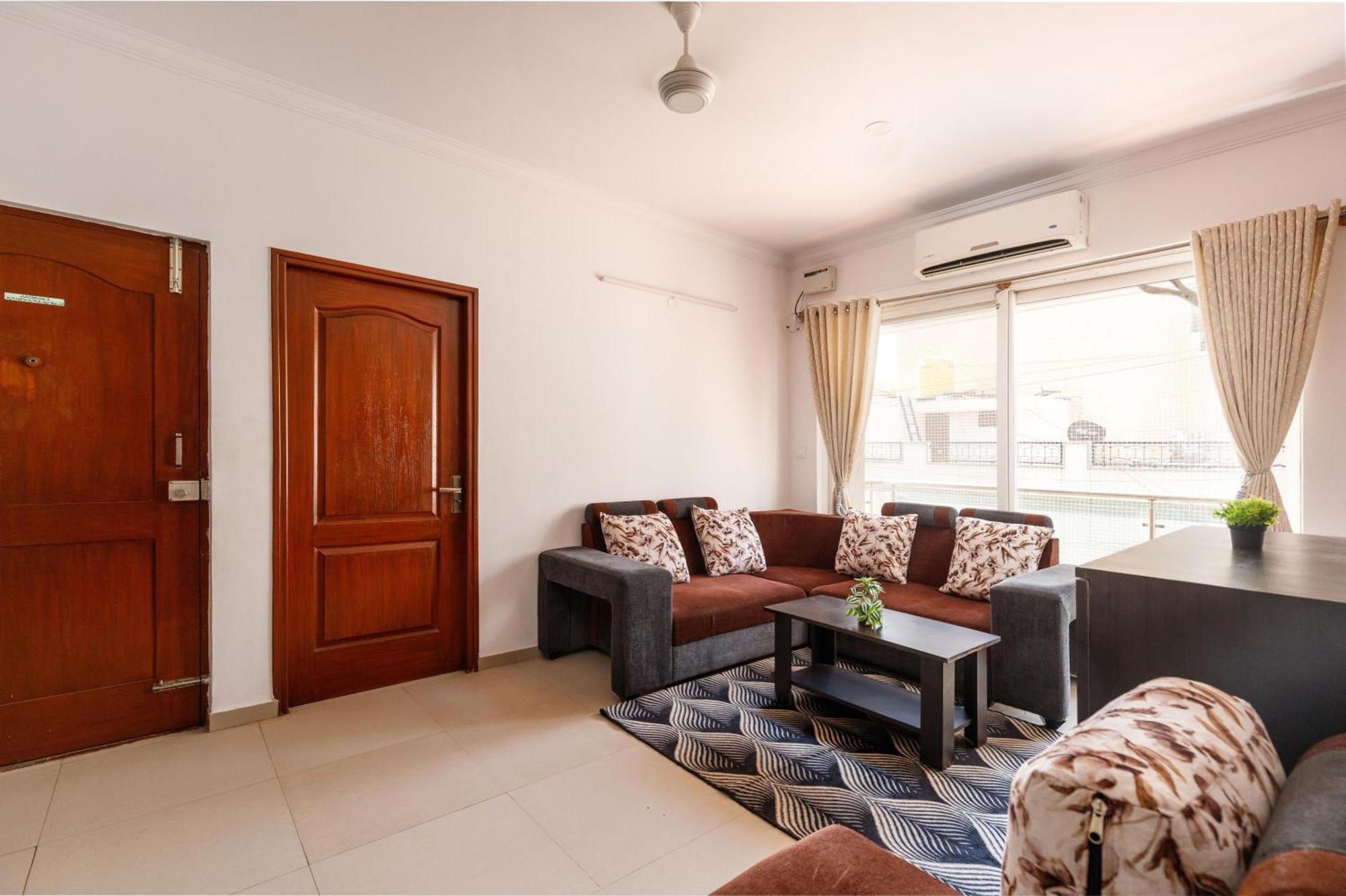 The Crimson Cove By Red Olive3bhkfraser Town Apartment