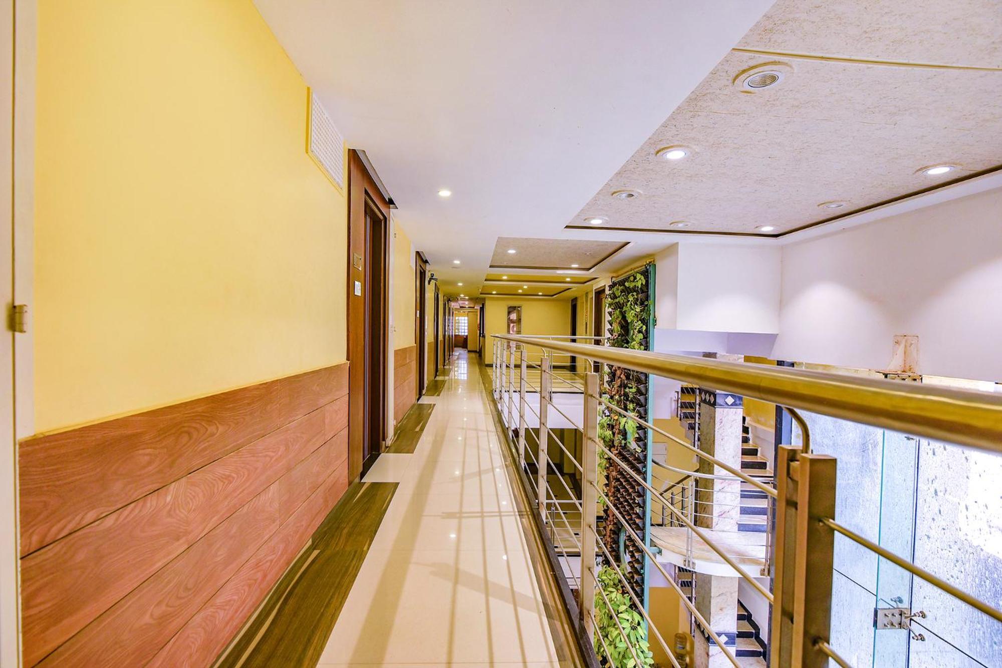 Fabhotel Phoenix - Nr M Chinnaswamy Stadium Bangalore