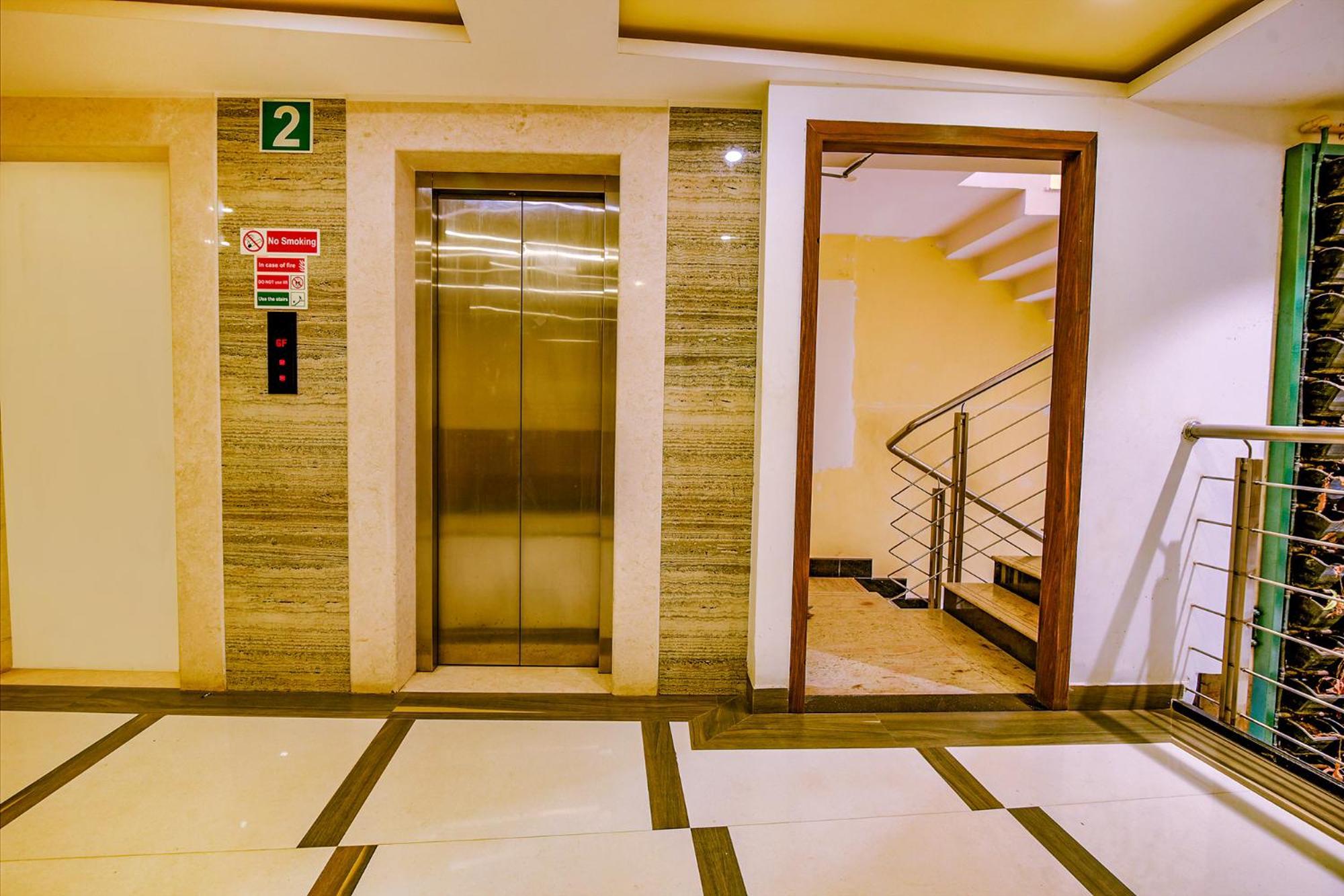 Fabhotel Phoenix - Nr M Chinnaswamy Stadium Hotel