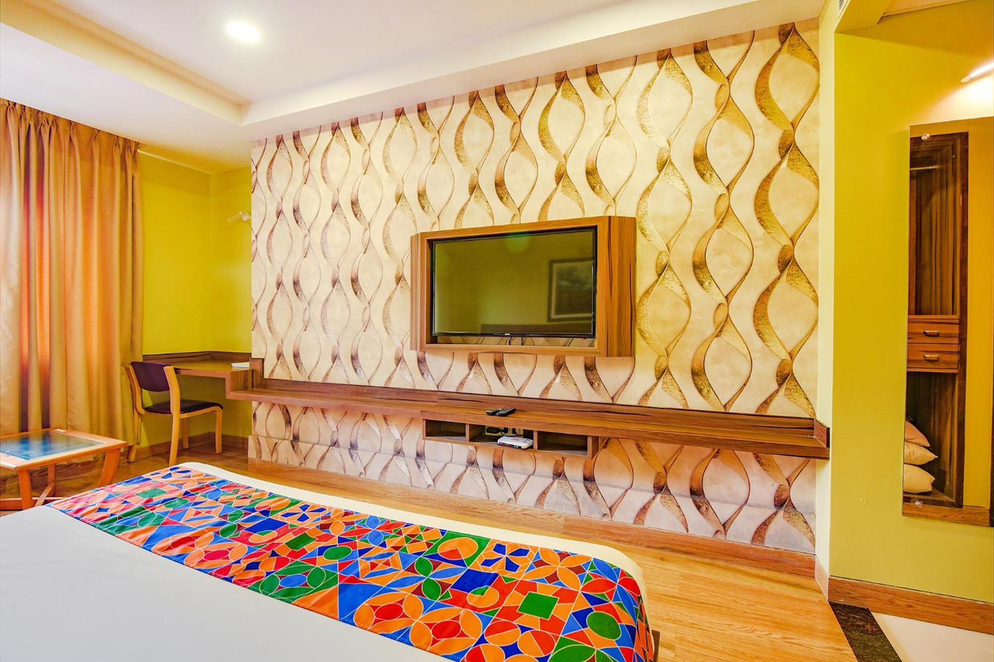 Hotel Fabhotel Phoenix - Nr M Chinnaswamy Stadium Bangalore