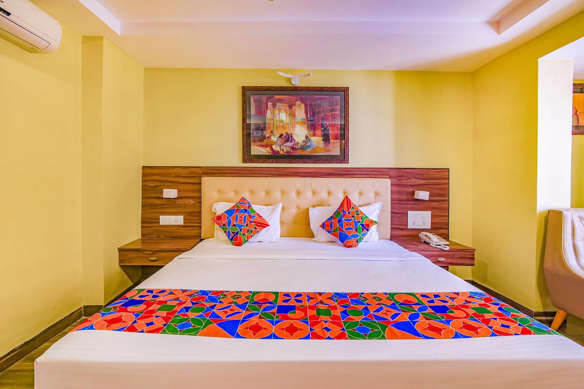 Hotel Fabhotel Phoenix - Nr M Chinnaswamy Stadium Bangalore