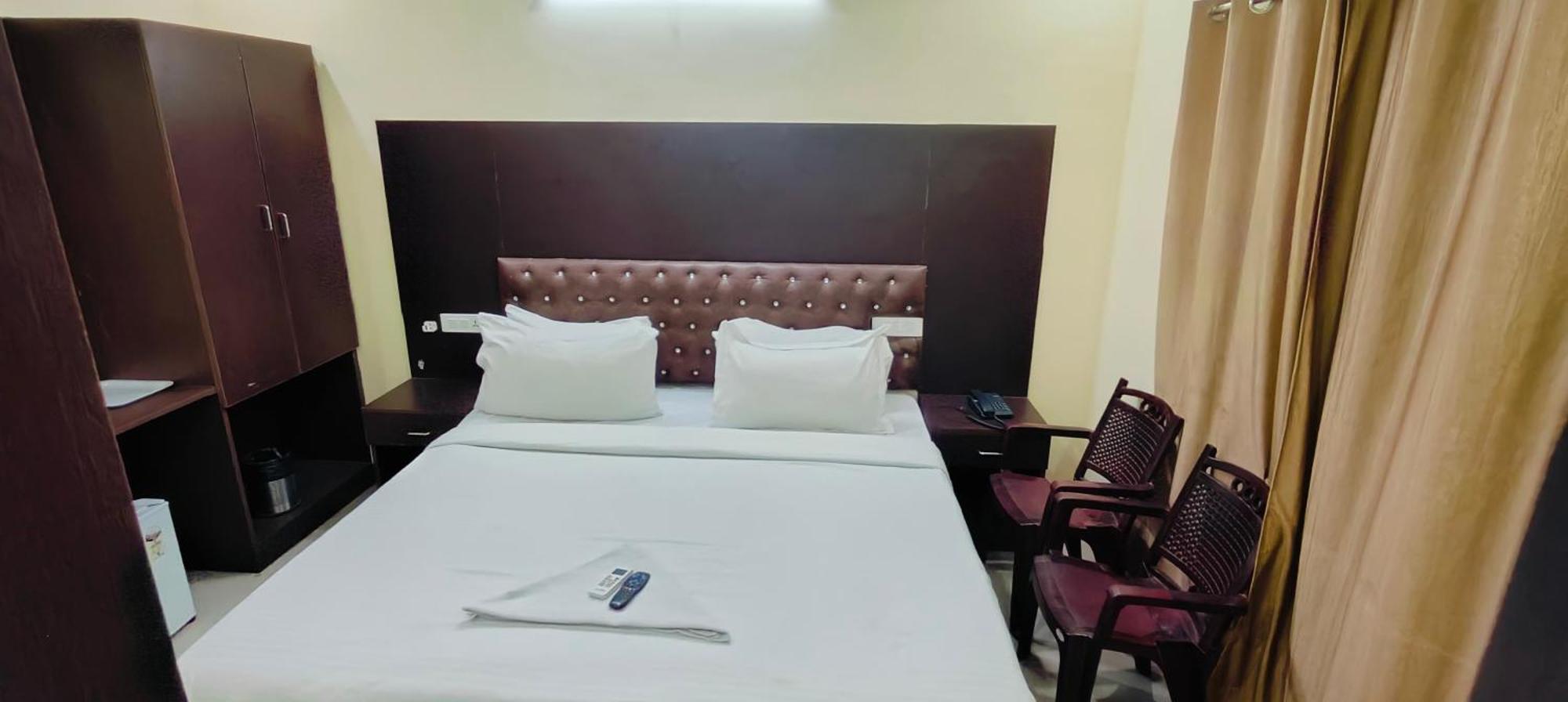 Pph Royal Gs Comforts Opp Mall Of 3*