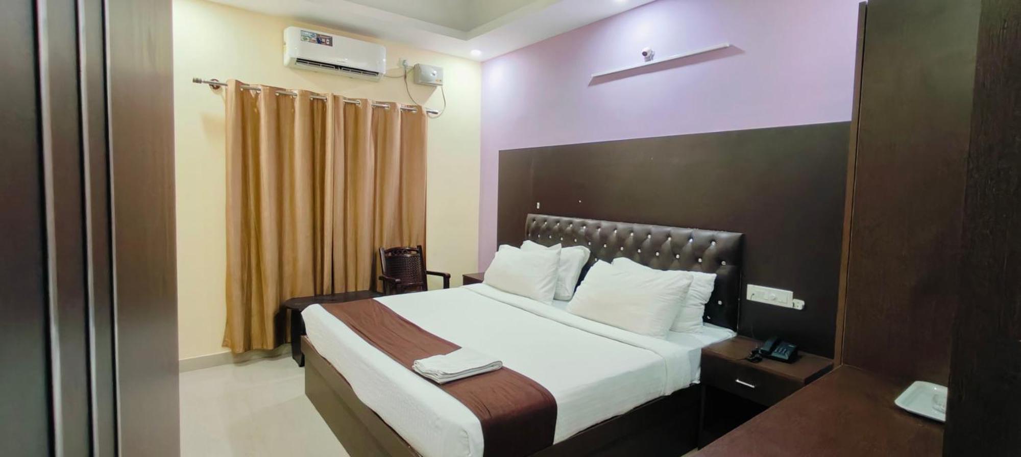 Pph Royal Gs Comforts Opp Mall Of 3* Bangalore