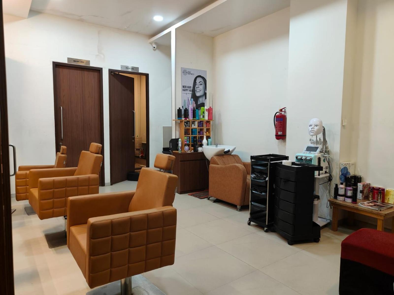 Astonishing 3bhk At 6-floor For Family Only Apartment *