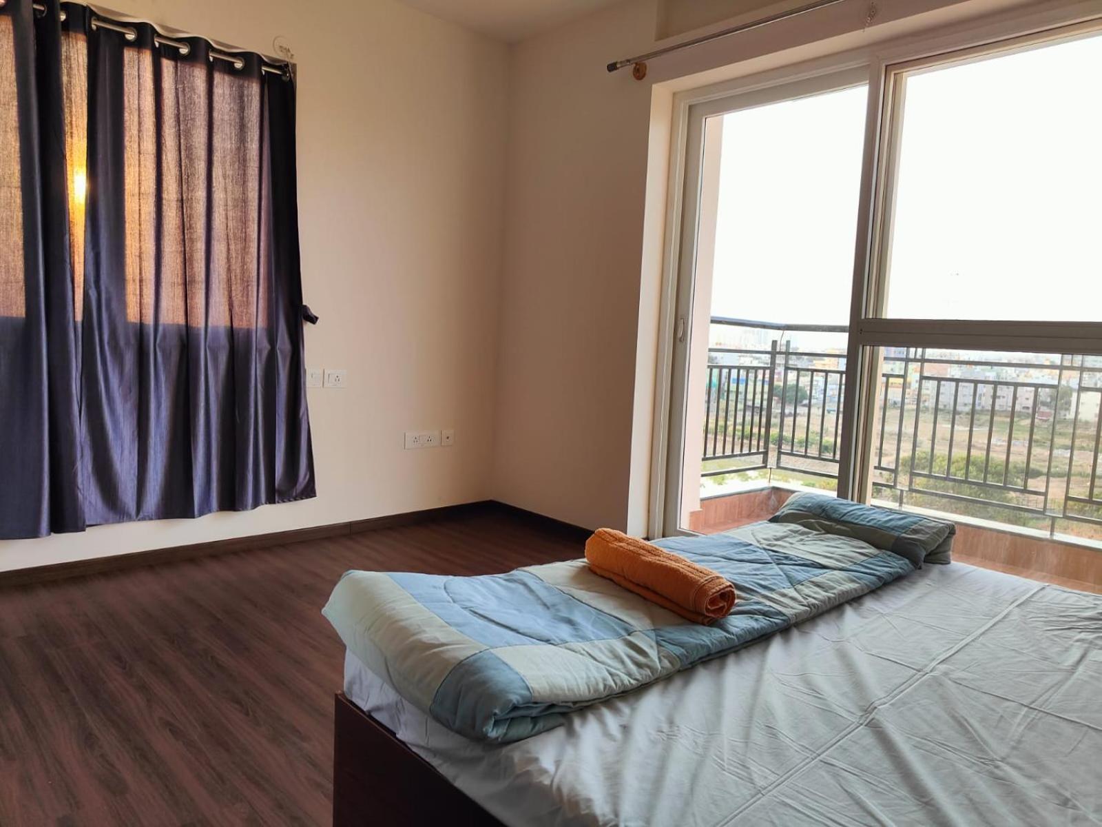 Astonishing 3bhk At 6-floor For Family Only *