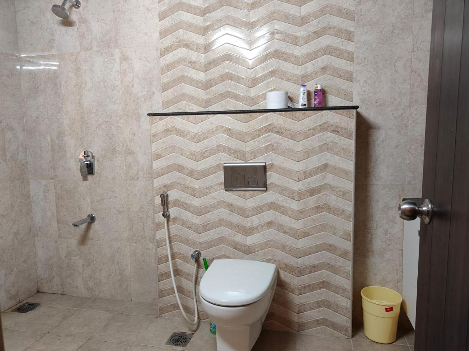 Astonishing 3bhk At 6-floor For Family Only Apartment *