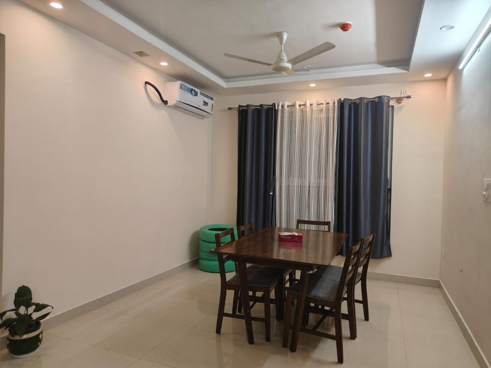 Apartment Astonishing 3bhk At 6-floor For Family Only *