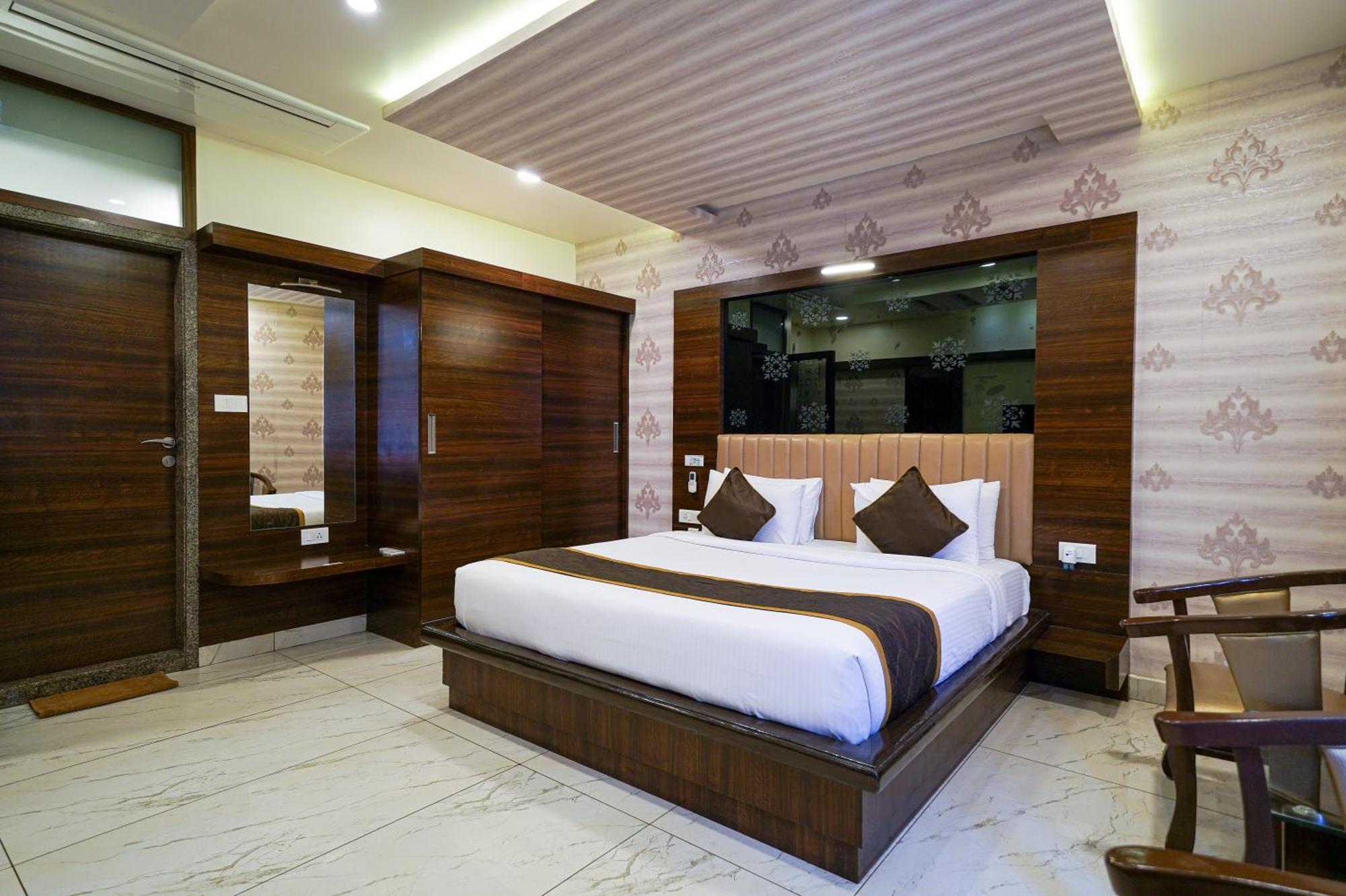 Hotel Open By Olive - Jk Residency